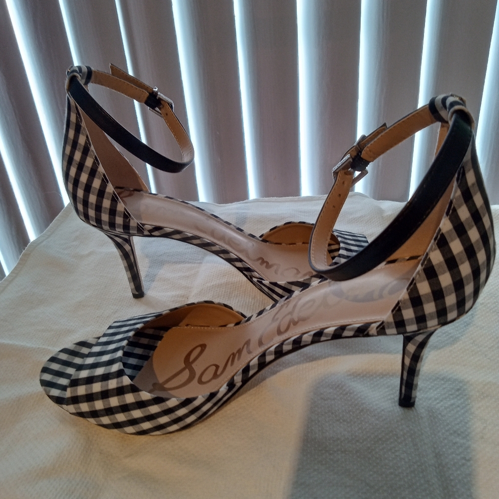 Sam Edelman open toe shoes with heels. Black and white checkered pattern - Picture 1 of 4